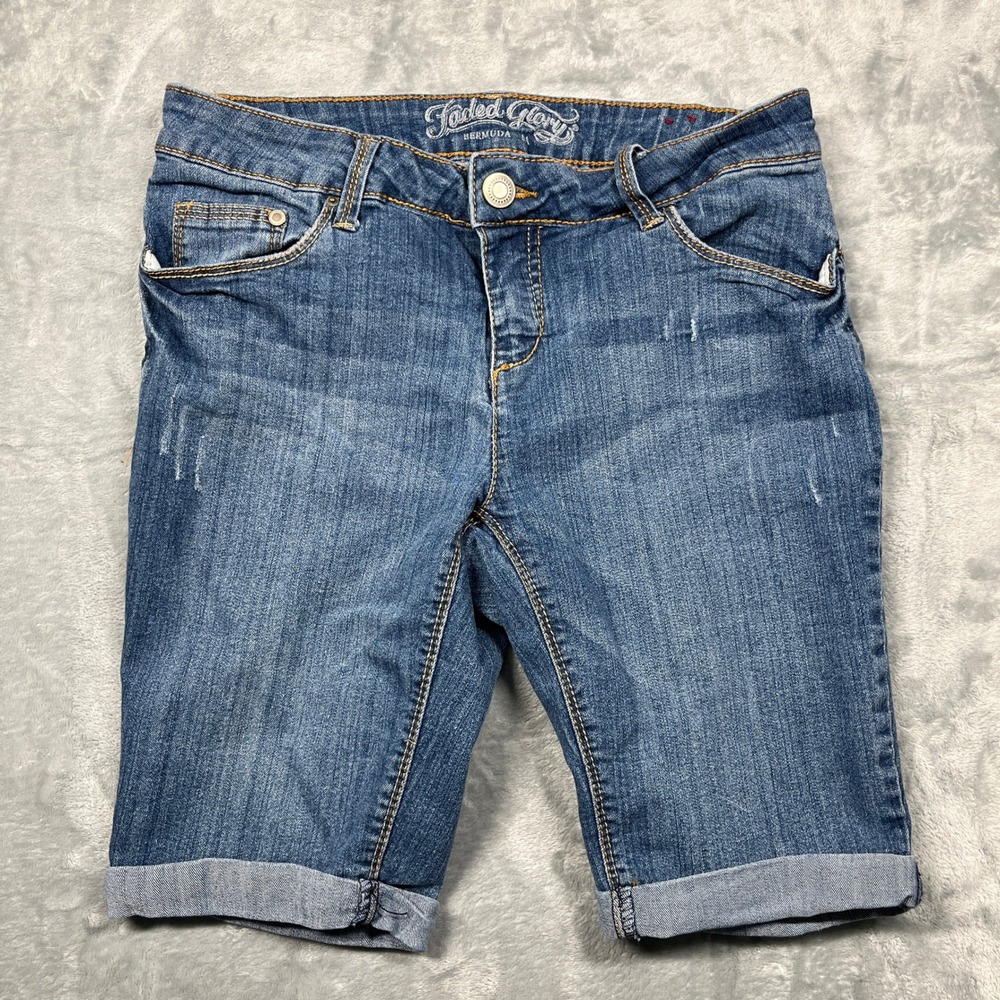 Faded Glory Bermuda Denim Shorts Womens‎ 6A Blue Medium Wash Cuffed Distressed